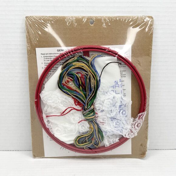 Vtg The New Berlin Co. Stamped Cross Stitch Frame Hoop Kit Happy Holidays Bear - Picture 2 of 4